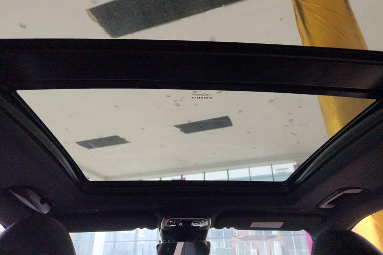 Used Lynk & Co 01 2023 2.0TD Four-Wheel Drive Dark Night Edition Headliner