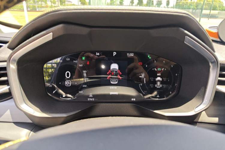 Used Lynk & Co 01 2023 2.0TD Two-Wheel Drive Pro Trim Instrument Cluster