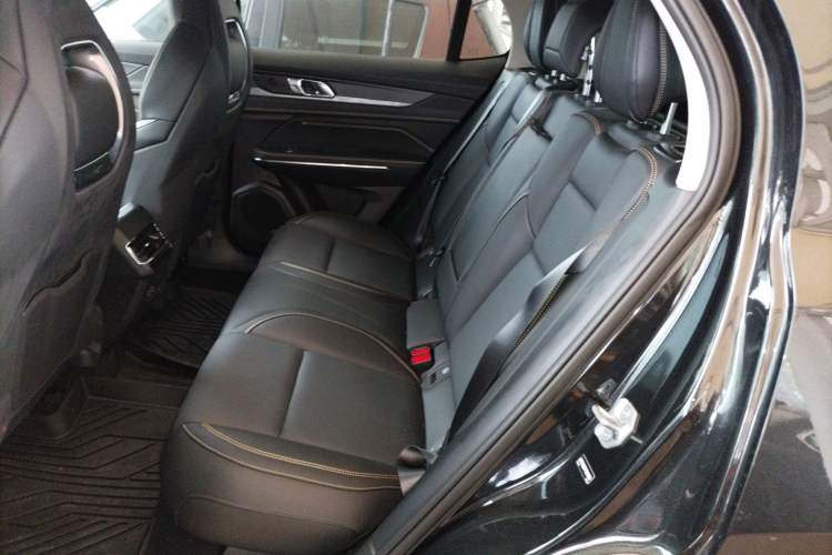 Used Lynk & Co 01 2023 2.0TD Two-Wheel Drive Pro Trim Interior 4
