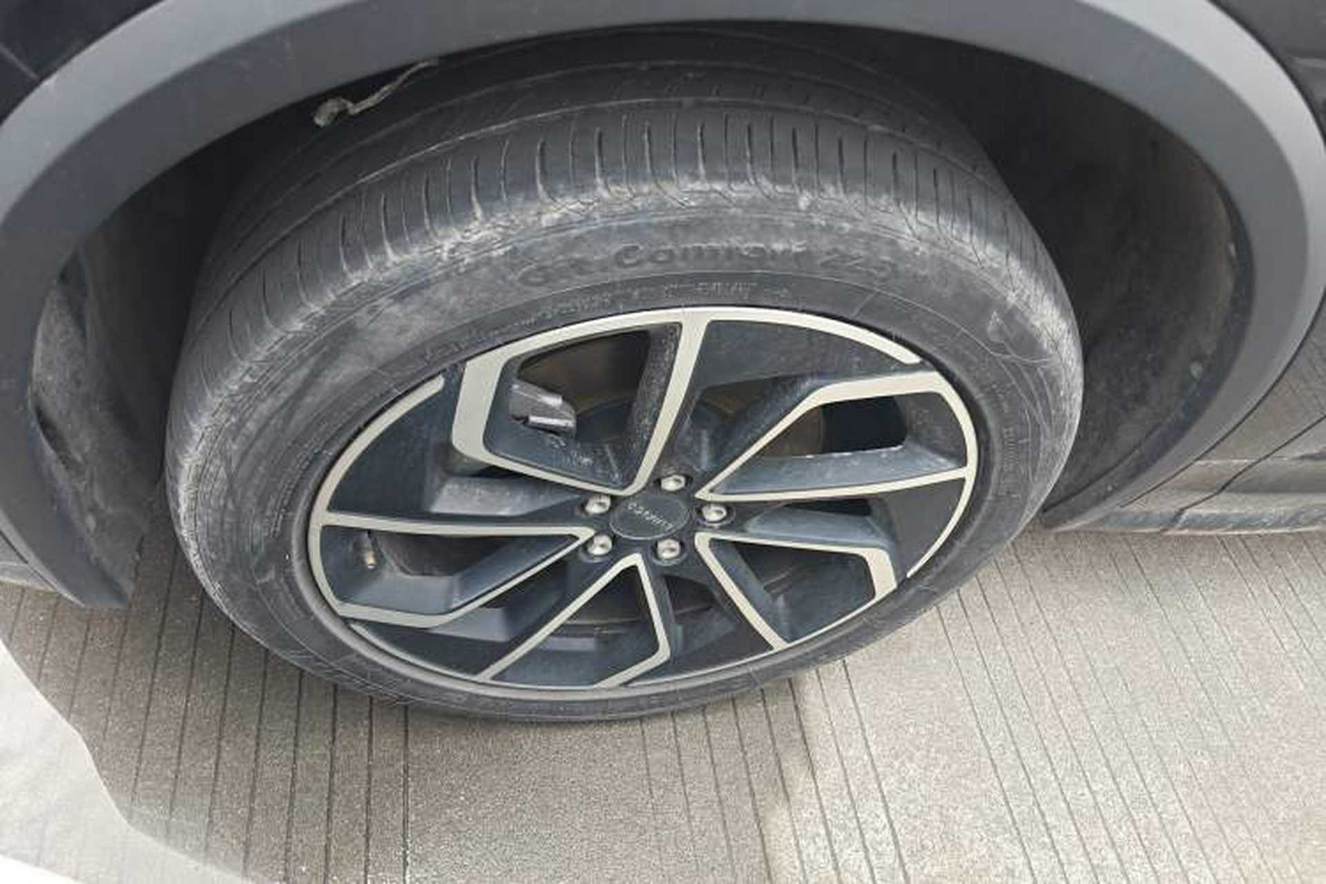 Used Lynk & Co 01 2023 1.5TD EM-F AM Left Front Wheel Hub