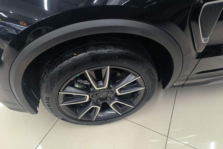 Used Lynk & Co 01 2023 2.0TD Two-Wheel Drive Pro Trim Left Front Wheel Hub