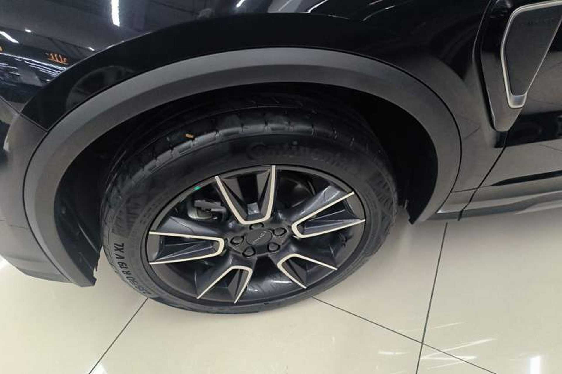 Used Lynk & Co 01 2023 2.0TD Two-Wheel Drive Pro Trim Left Front Wheel Hub