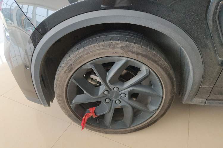 Used Lynk & Co 01 2023 2.0TD Four-Wheel Drive Dark Night Edition Left Front Wheel Hub
