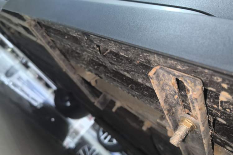 Used Lynk & Co 01 2023 2.0TD Two-Wheel Drive Pro Trim Left Side Sill