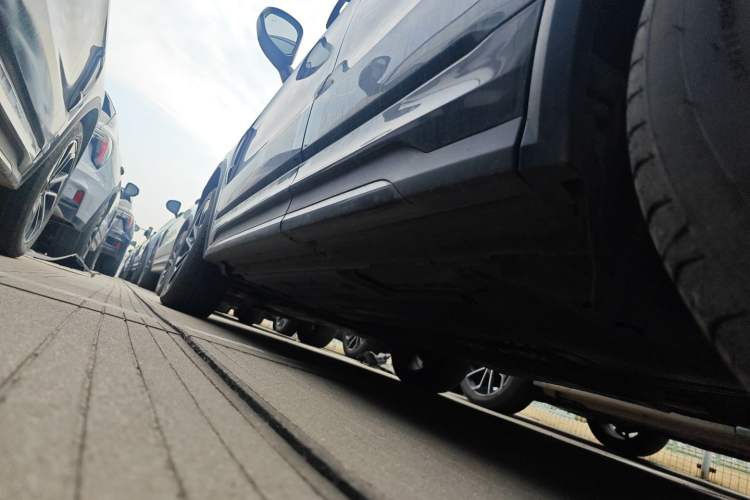 Used Lynk & Co 01 2023 1.5TD EM-F PM Left Side Sill
