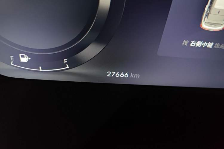 Used Lynk & Co 01 2023 2.0TD Four-Wheel Drive Dark Night Edition Odometer Close Up