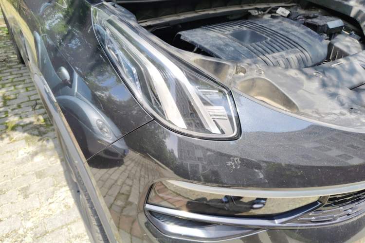 Used Lynk & Co 01 2023 2.0TD Two-Wheel Drive Pro Trim Right Front Headlight