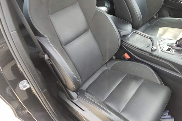Used Lynk & Co 01 2023 1.5TD EM-F PM Right Front Seat