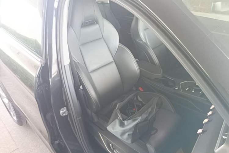 Used Lynk & Co 01 2023 2.0TD Two-Wheel Drive Asian Games Edition Right Front Seat