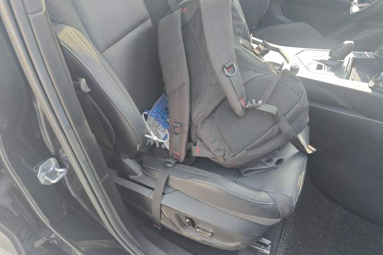 Used Lynk & Co 01 2023 1.5TD EM-F PM Right Front Seat
