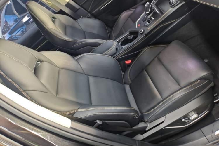 Used Lynk & Co 01 2023 2.0TD Two-Wheel Drive Pro Trim Right Front Seat