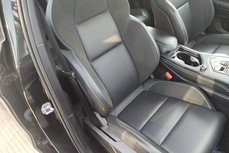 Used Lynk & Co 01 2023 1.5TD EM-F AM Right Front Seat
