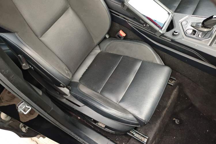 Used Lynk & Co 01 2023 1.5TD EM-F PM Right Front Seat