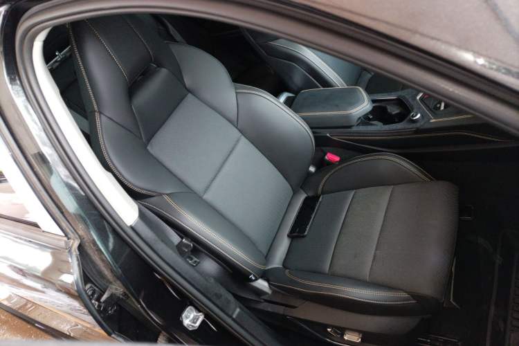 Used Lynk & Co 01 2023 2.0TD Two-Wheel Drive Pro Trim Right Front Seat