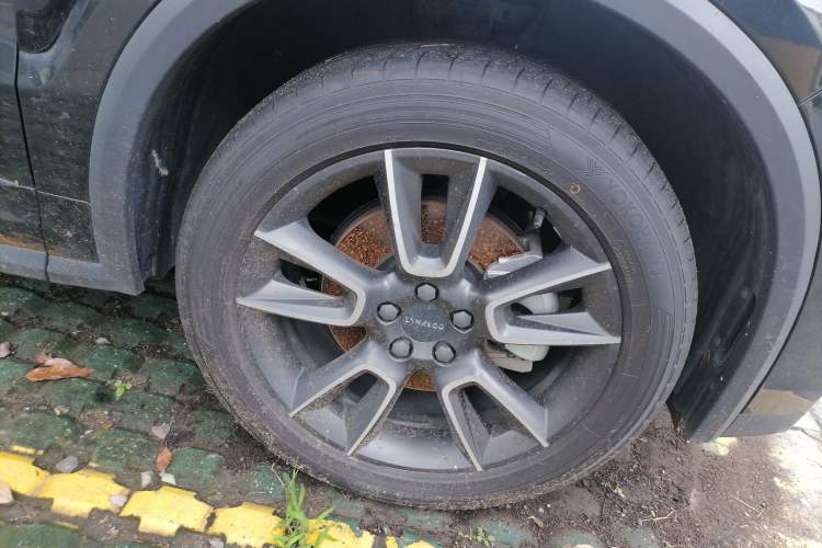 Used Lynk & Co 01 2023 2.0TD Two-Wheel Drive Pro Trim Right Front Wheel Hub