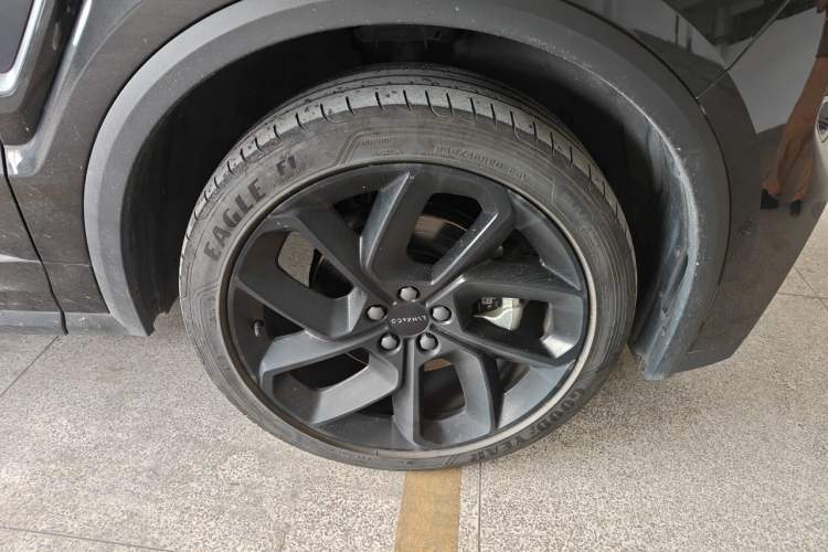 Used Lynk & Co 01 2023 2.0TD Four-Wheel Drive Dark Night Edition Right Front Wheel Hub