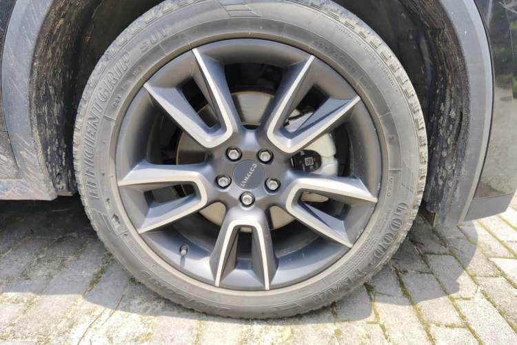 Used Lynk & Co 01 2023 2.0TD Two-Wheel Drive Pro Trim Right Front Wheel Hub