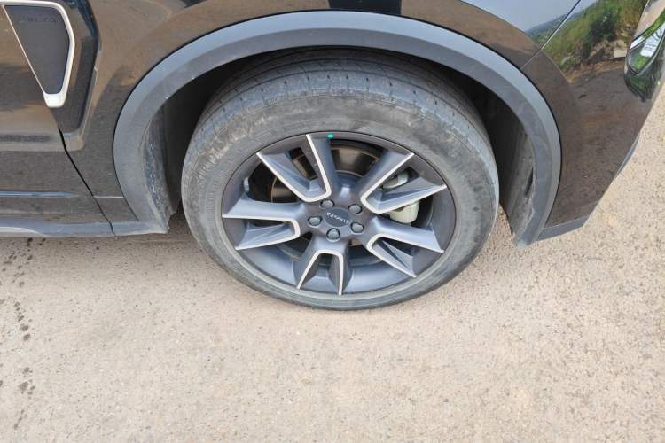 Used Lynk & Co 01 2023 2.0TD Two-Wheel Drive Pro Trim Right Front Wheel Hub