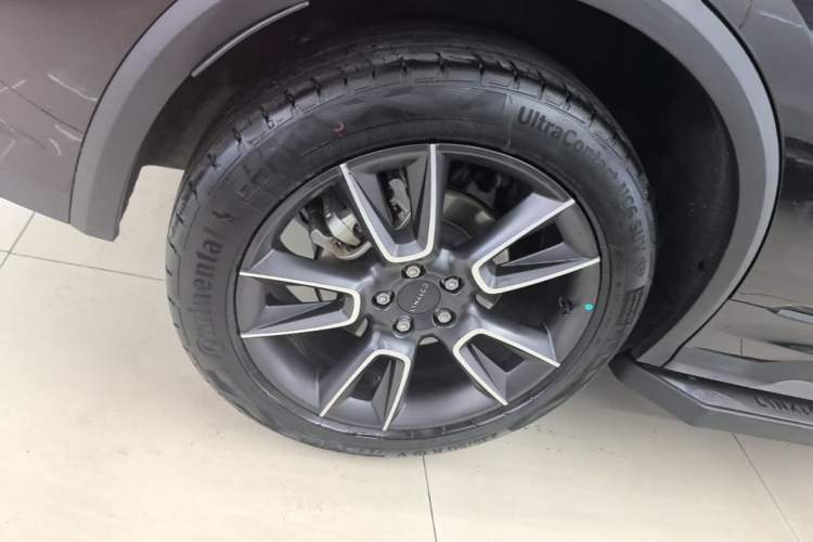 Used Lynk & Co 01 2023 2.0TD Two-Wheel Drive Pro Trim Right Rear Wheel Hub