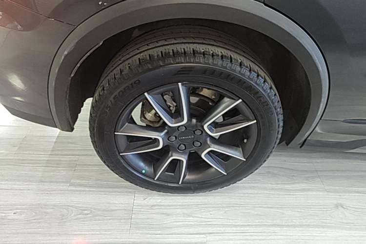 Used Lynk & Co 01 2023 2.0TD Two-Wheel Drive Pro Trim Right Rear Wheel Hub