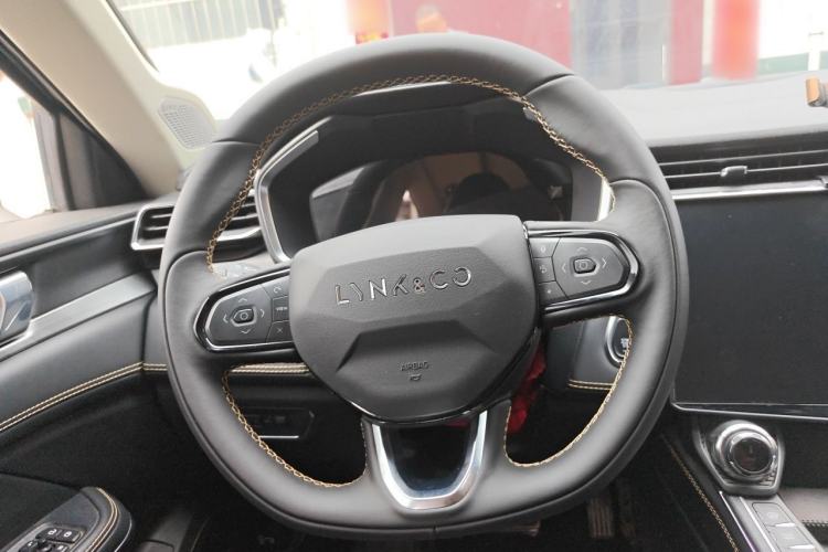Used Lynk & Co 01 2023 2.0TD Two-Wheel Drive Pro Trim Steering Wheel