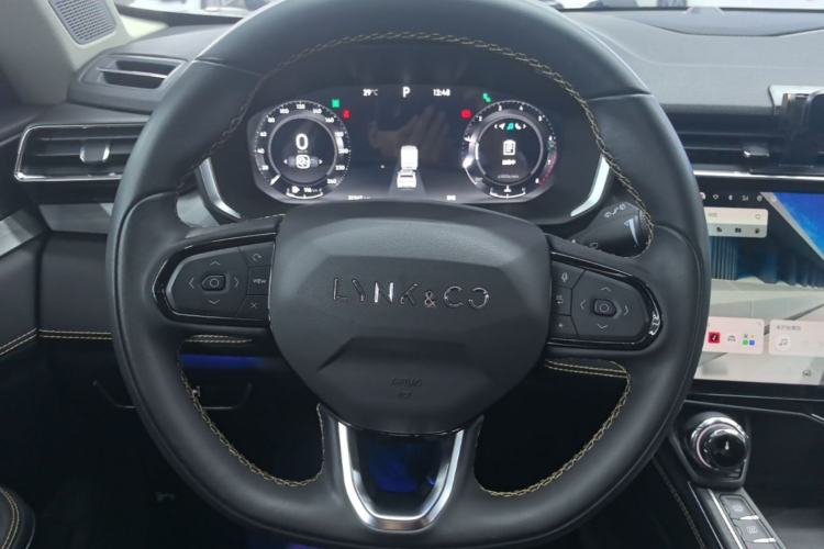 Used Lynk & Co 01 2023 2.0TD Two-Wheel Drive Pro Trim Steering Wheel