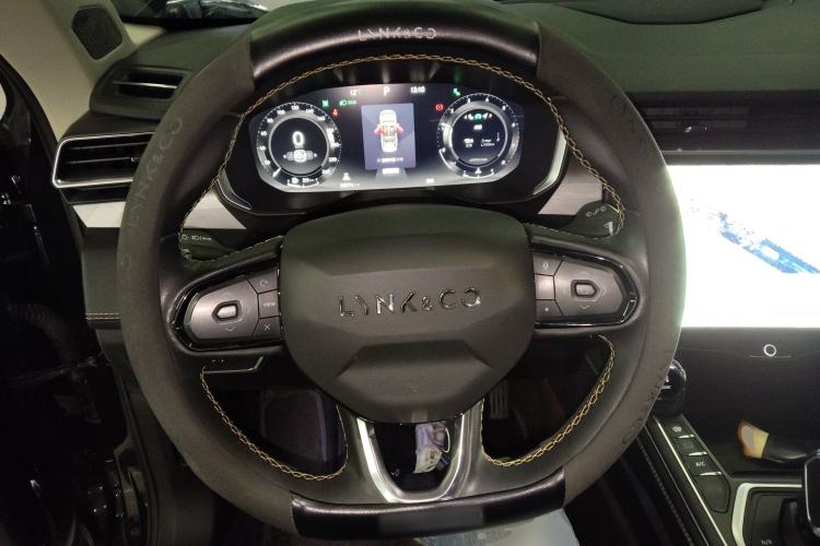 Used Lynk & Co 01 2023 2.0TD Two-Wheel Drive Pro Trim Steering Wheel