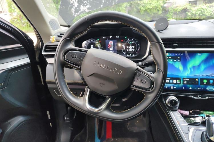Used Lynk & Co 01 2023 2.0TD Two-Wheel Drive Pro Trim Steering Wheel