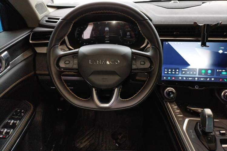 Used Lynk & Co 01 2023 2.0TD Two-Wheel Drive Pro Trim Steering Wheel