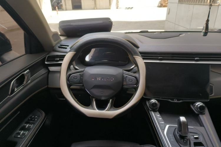 Used Lynk & Co 01 2023 2.0TD Two-Wheel Drive Pro Trim Steering Wheel