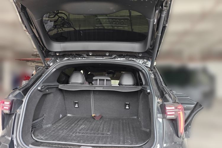 Used Lynk & Co 01 2023 2.0TD Four-Wheel Drive Dark Night Edition Trunk