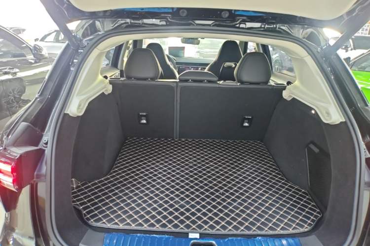 Used Lynk & Co 01 2023 2.0TD Two-Wheel Drive Pro Trim Trunk