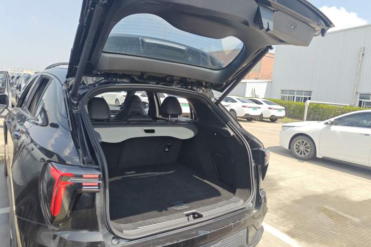 Used Lynk & Co 01 2023 1.5TD EM-F PM Trunk