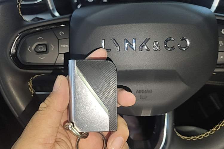 Used Lynk & Co 01 2023 2.0TD Two-Wheel Drive Pro Trim Vehicle Key