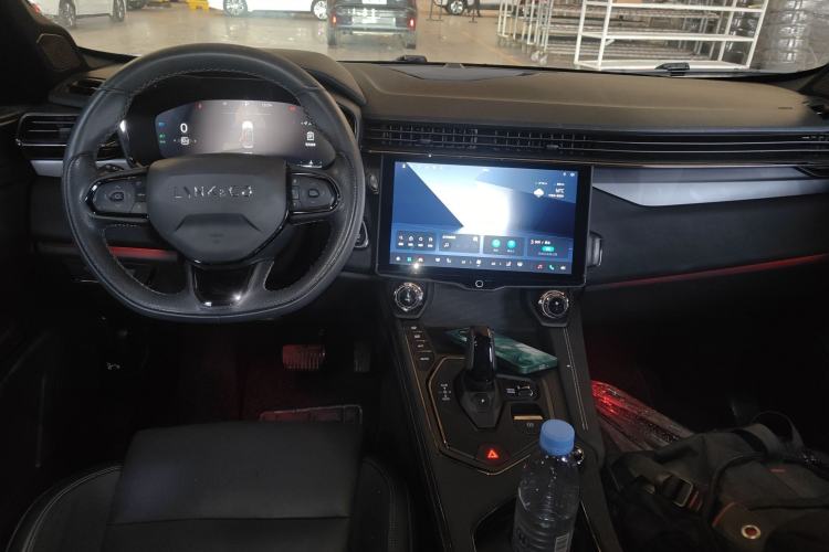 Used Lynk & Co 01 2023 1.5TD EM-F PM Center Console