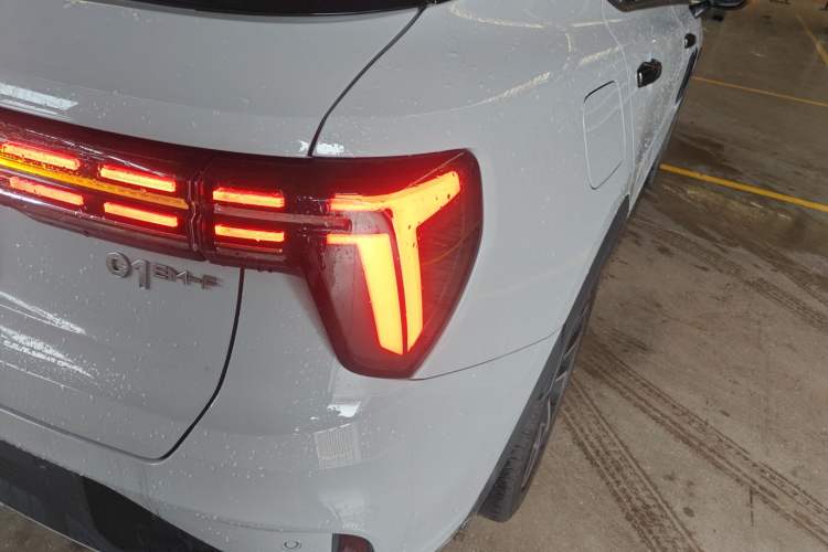Used Lynk & Co 01 2023 1.5TD EM-F PM Exterior 3