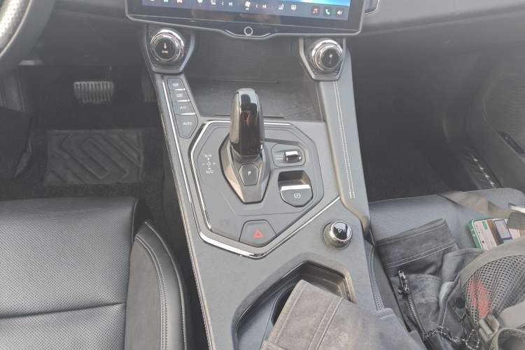 Used Lynk & Co 01 2023 1.5TD EM-F PM Gear Lever