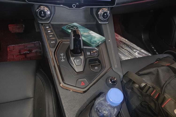 Used Lynk & Co 01 2023 1.5TD EM-F PM Gear Lever