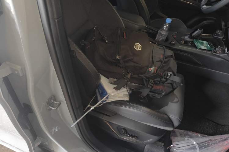 Used Lynk & Co 01 2023 1.5TD EM-F PM Right Front Seat