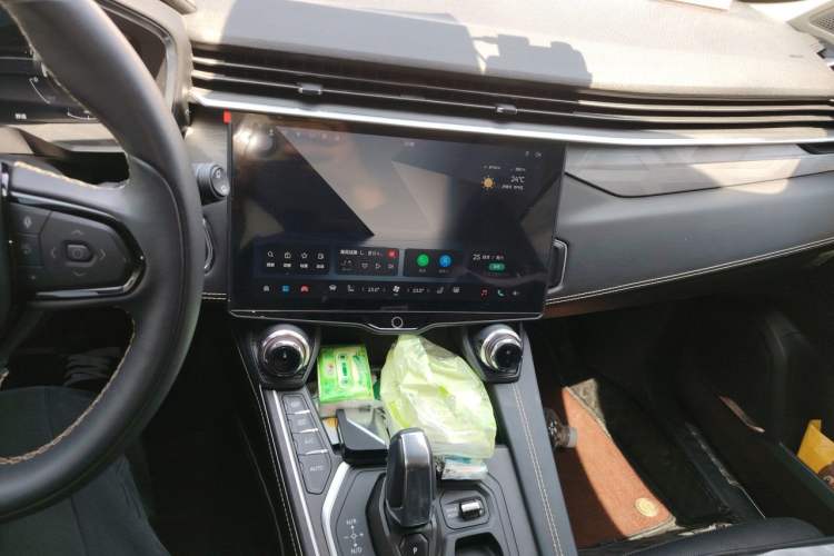 Used Lynk & Co 01 2023 2.0TD Two-Wheel Drive Pro Trim Audio And AC Panel