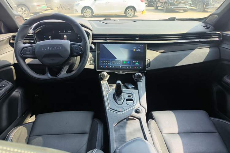 Used Lynk & Co 01 2023 1.5TD EM-F PM Center Console