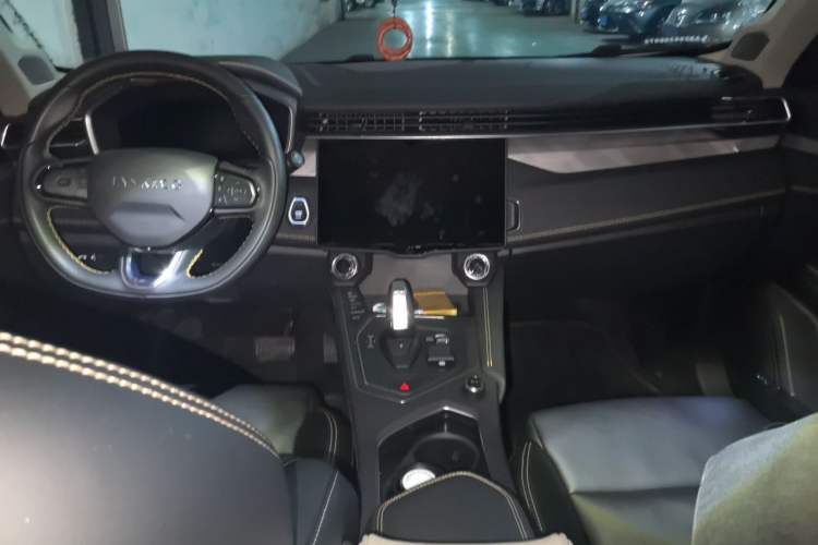 Used Lynk & Co 01 2023 2.0TD Two-Wheel Drive Pro Trim Center Console