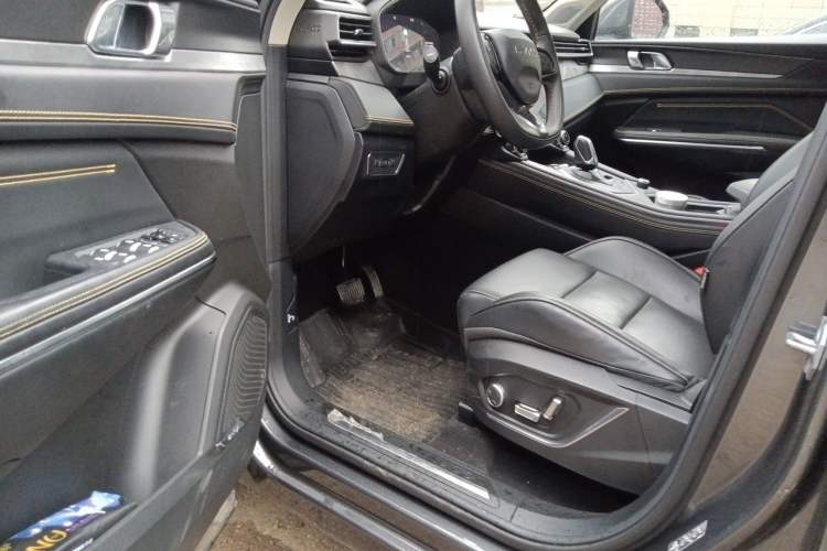 Used Lynk & Co 01 2023 2.0TD Two-Wheel Drive Pro Trim Driver Seat