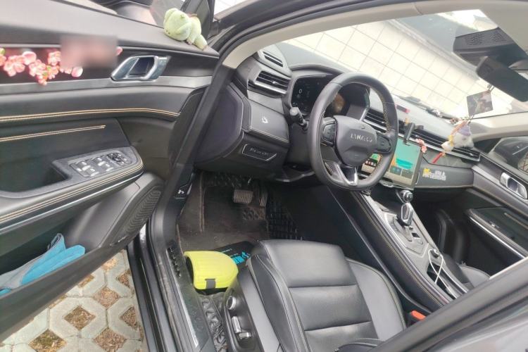 Used Lynk & Co 01 2023 2.0TD Two-Wheel Drive Pro Trim Driver Seat