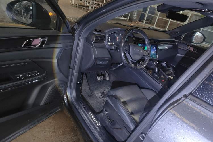 Used Lynk & Co 01 2023 1.5TD EM-F PM Driver Seat