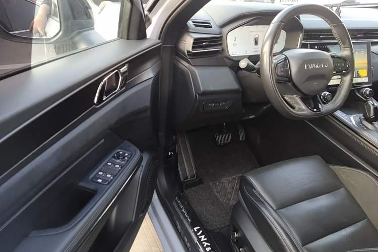 Used Lynk & Co 01 2023 1.5TD EM-F PM Driver Seat
