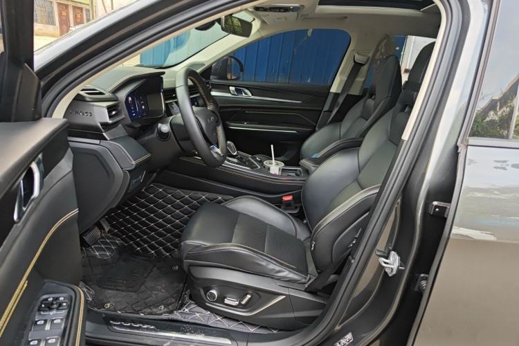 Used Lynk & Co 01 2023 2.0TD Two-Wheel Drive Pro Trim Driver Seat