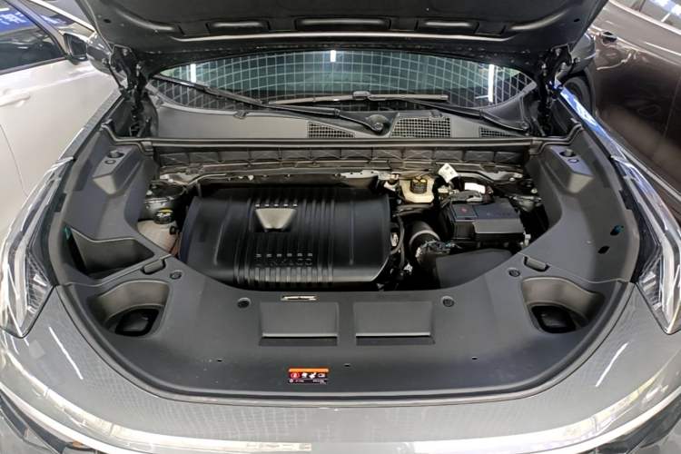 Used Lynk & Co 01 2023 2.0TD Two-Wheel Drive Pro Trim Engine Bay