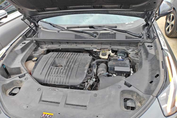 Used Lynk & Co 01 2023 2.0TD Two-Wheel Drive Pro Trim Engine Bay
