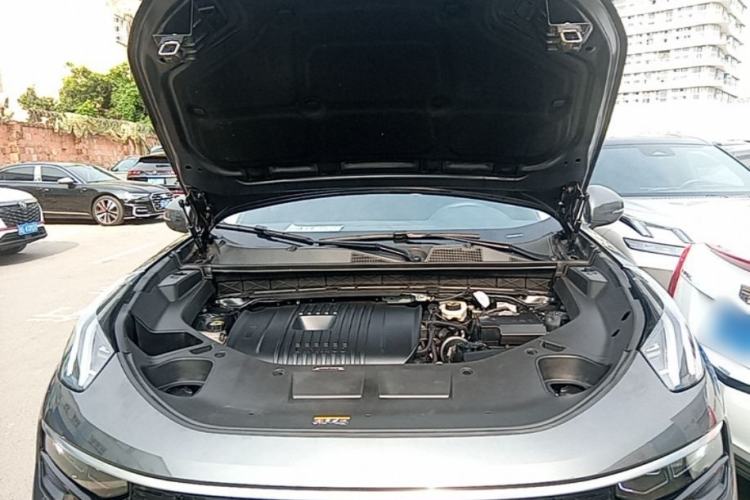 Used Lynk & Co 01 2023 2.0TD Two-Wheel Drive Pro Trim Engine Bay